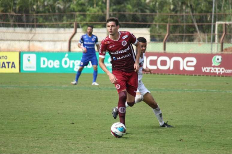 Willyan em ação pela Desportiva (Foto: Henrique Montovanelli/Desportiva)