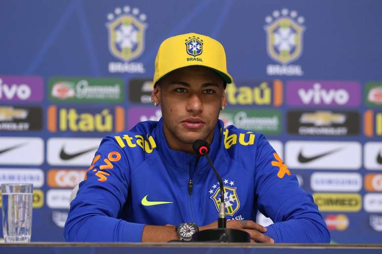 Neymar concedeu nessa terça-feira (26) uma longa entrevista coletiva na Granja Comary na qual falou sobre baladas, comprometimento com a Seleção e o desejo de ser capitão