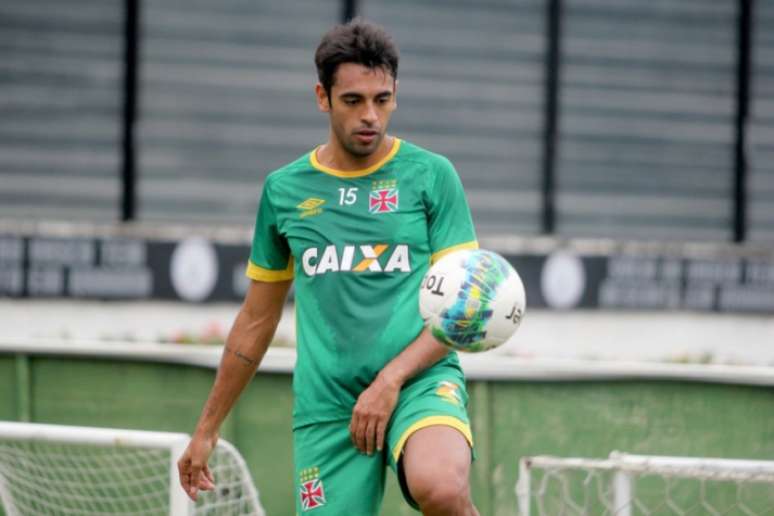 Atacante poderá fazer sua estreia no próximo sábado (Foto: Paulo Fernandes/Vasco