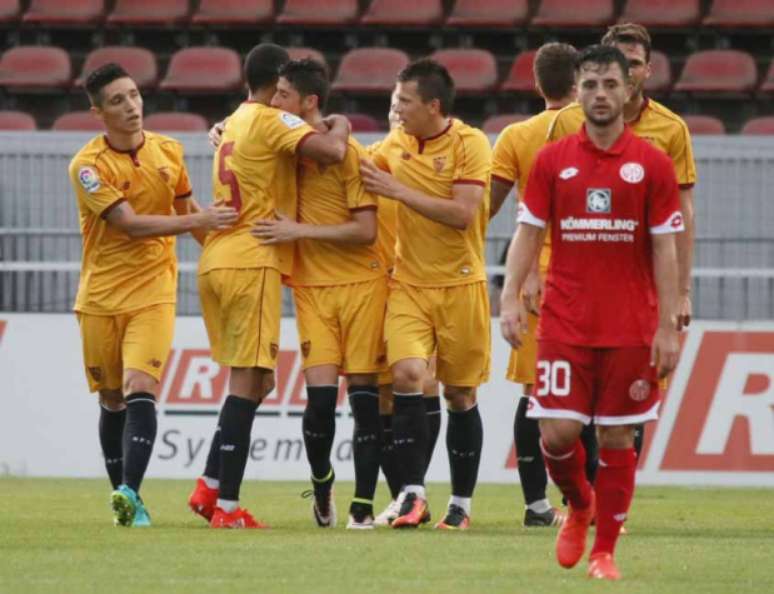 Escudero fez o único gol do Sevilla (Foto: Reprodução / Twitter)