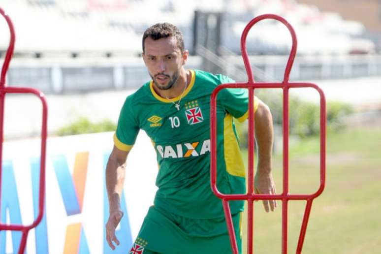 Nenê treinou com o grupo nesta sexta-feira (Foto: Paulo Fernandes/Vasco)