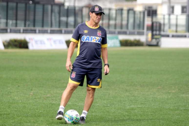 Jorginho durante o treino desta sexta-feira em São Januário (Foto: Paulo Fernandes/Vasco.com.br)