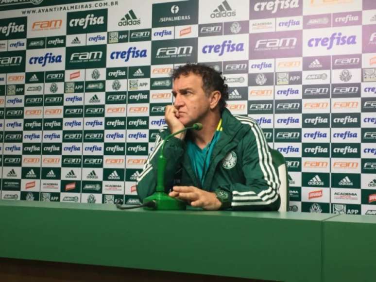 Técnico do Palmeiras concede entrevista coletiva na Academia de Futebol (Foto: Thiago Ferri)