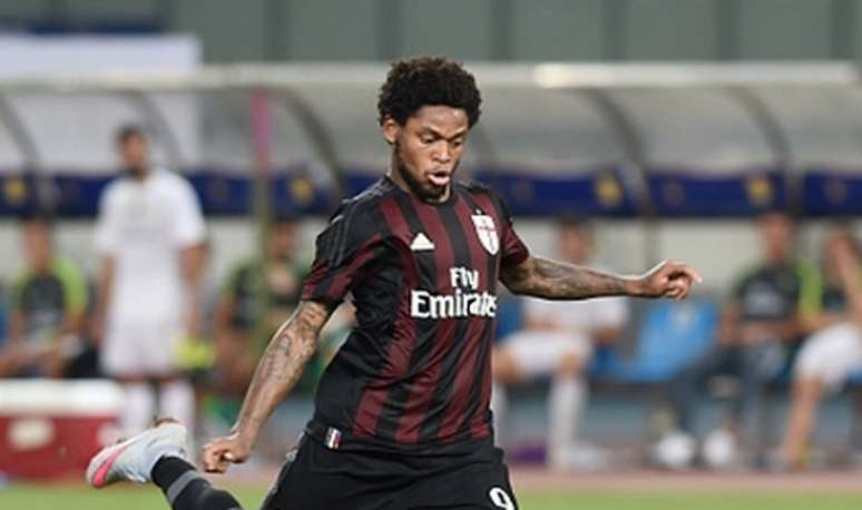 Luiz Adriano pode trocar Itália por Portugal na temporada 2016/17 (Foto: Divulgação)