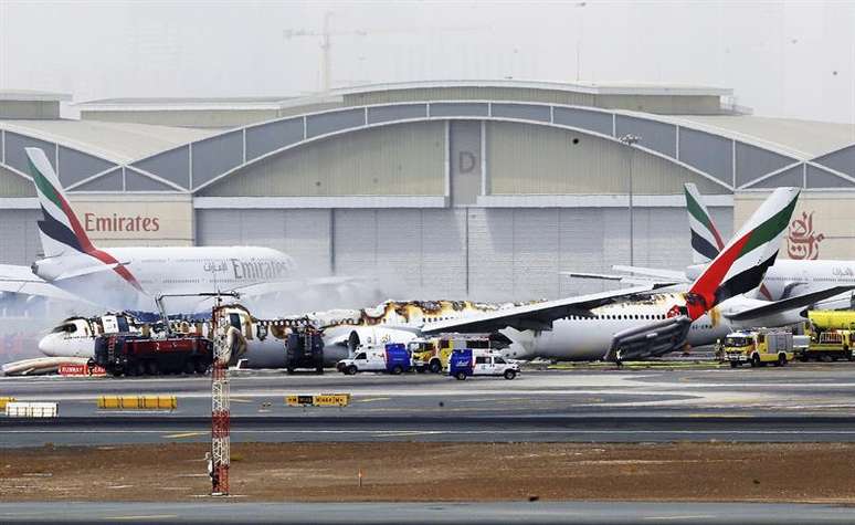 Avião pegou fogo após chegada ao aeroporto de Dubai