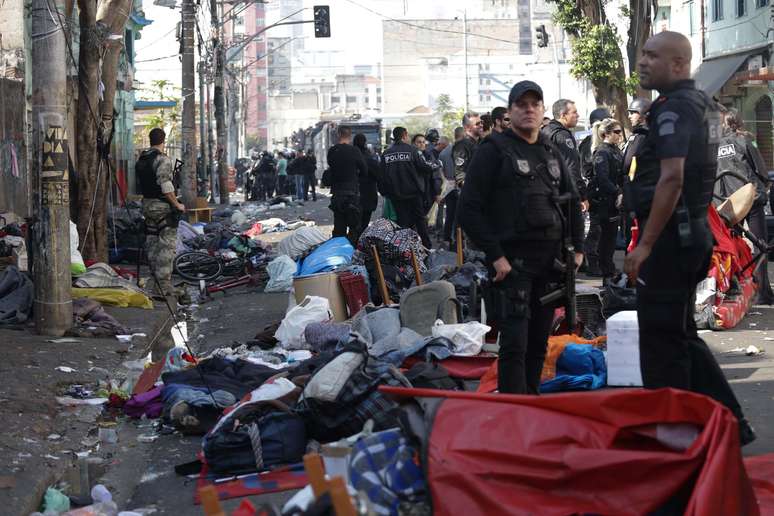 A&ccedil;&atilde;o da pol&iacute;cia na Cracol&acirc;ndia, centro de S&atilde;o Paulo, realizou mandados de pris&atilde;o e buscas