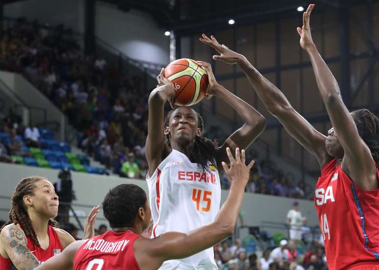 Ataque espanhol teve muitas dificuldades para superar a forte defesa dos EUA