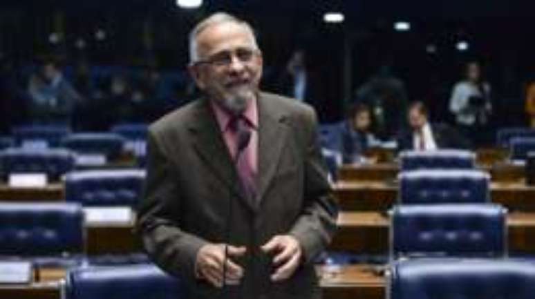 Para João Capiberibe (PSB-AP), proposta de plebiscito pode seduzir alguns senadores