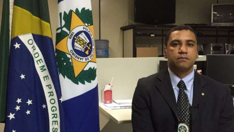 Policiais apreenderam centenas de ingressos em hotel no Rio que estaria servindo de base para empresa brit&acirc;nica