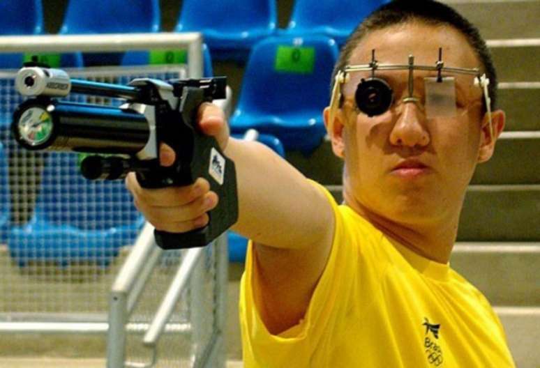 Prata na Pistola 10m, Felipe Wu acabou eliminado em prova na qual não é especialista (Foto: Reprodução)