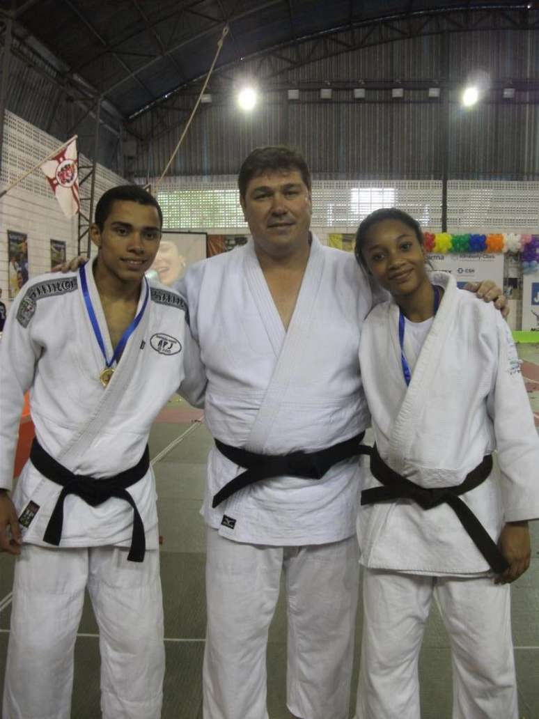 Graças ao gosto pelos combates e unindo determinação, disciplina técnica e tática e uma incrível dedicação aos treinos, Aurélio tornou-se um judoca altamente competitivo