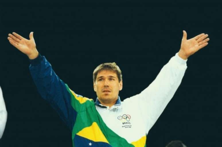 Aurélio ainda foi prata e bronze no Campeonato Mundial de Judô e, nas Olimpíadas de Atlanta 1996, ganhou bronze, sua segunda medalha olímpica