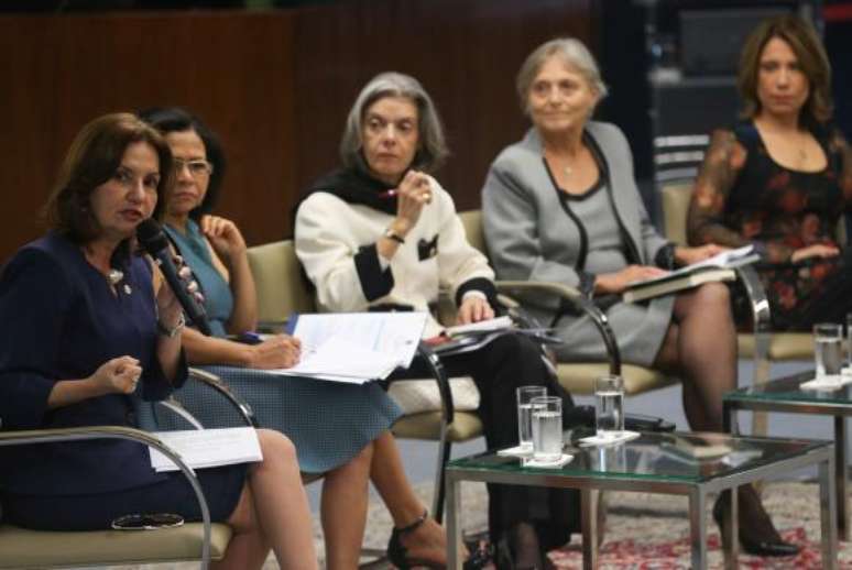 A vice-presidente do Supremo Tribunal Federal, Cármen Lúcia, debate os dez anos da Lei Maria da Penha 