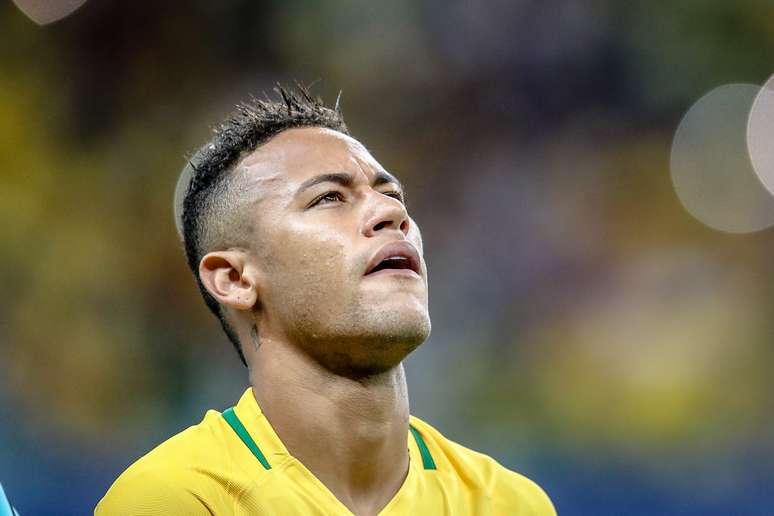Além da marcação da defesa de Honduras, Neymar terá de encarar o forte calor do jogo marcado às 13h