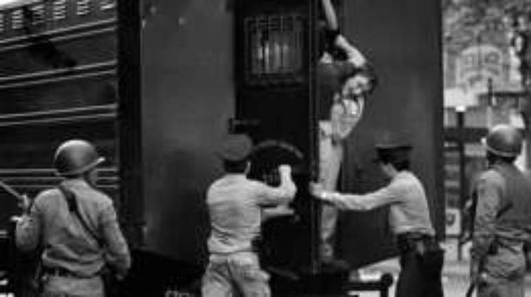 Para escritor, ditadura argentina mudou olhar de sua popula&ccedil;&atilde;o sobre o Brasil