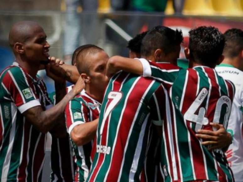 Jogadores do Fluminense comemoram o gol de Henrique Dourado (Foto: Reprodução/Fluminense)