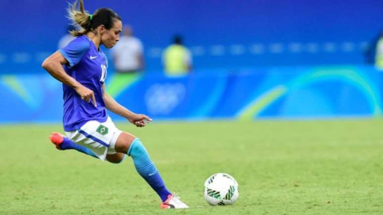 A equipe feminina de futebol virou xod&oacute; nesta Olimp&iacute;ada por sua performance dentro de campo