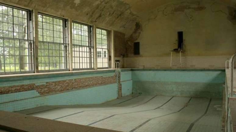 Teto queimado em um inc&ecirc;ndio ocorrido em 1993 foi restaurado 