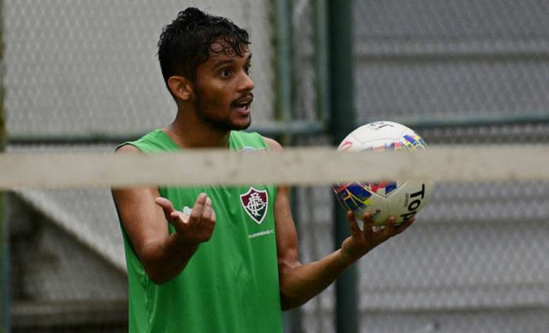 Gustavo Scarpa veste a camisa 40 no Fluminense (Foto: Mailson Santana/Fluminense F.C.)