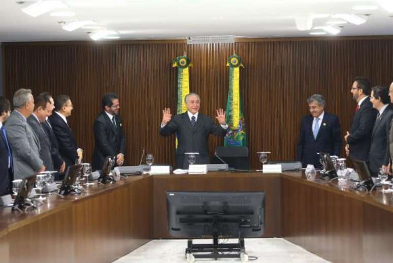Ppresidente interino Michel Temer recebe presidentes dos tribunais de contas dos estados