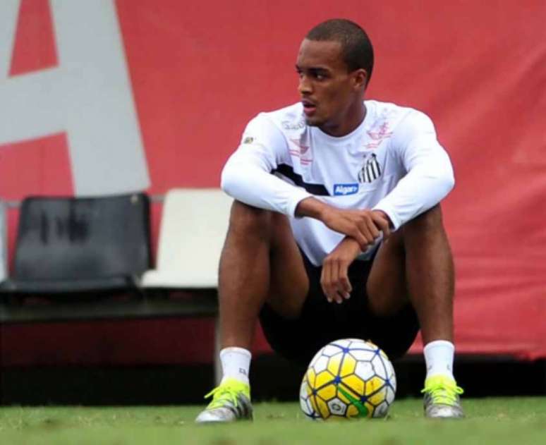 Luiz Felipe virou titular da defesa do Santos (foto:Ivans Storti/LANCE!Press)