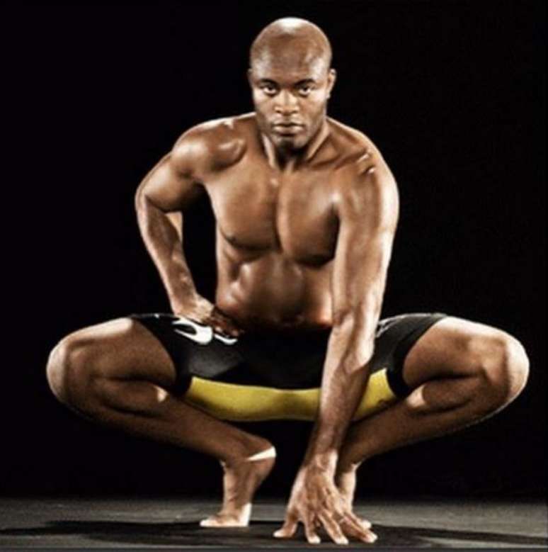 Anderson Silva participou de 41 lutas no cartel de artes marciais mistas, tendo vencido 33 delas