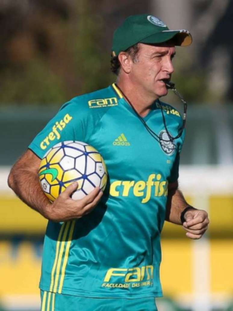 Pelo título do Campeonato Brasileiro, Cuca pode escalar reservas na partida de volta do confronto com o Grêmio pela Copa do Brasil