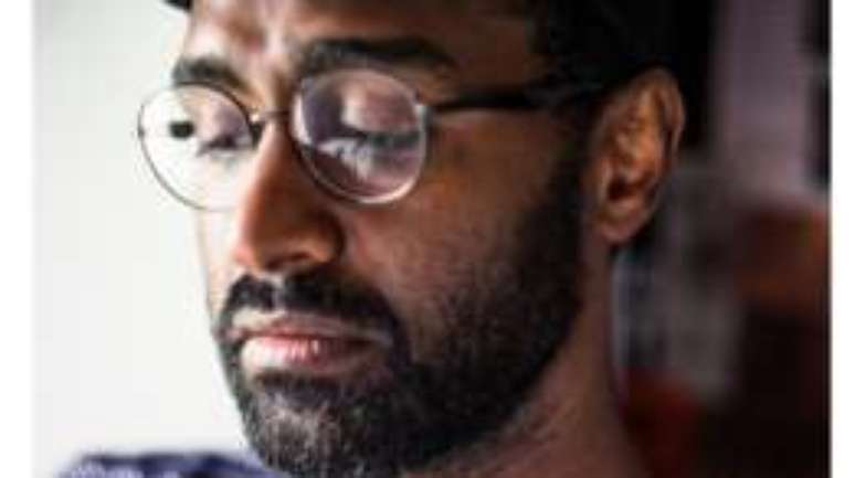 Khalid Albaih: 'Essa &eacute; a hist&oacute;ria de todas as outras crian&ccedil;as que morreram sem terem se tornado (tema) de um v&iacute;deo viral'