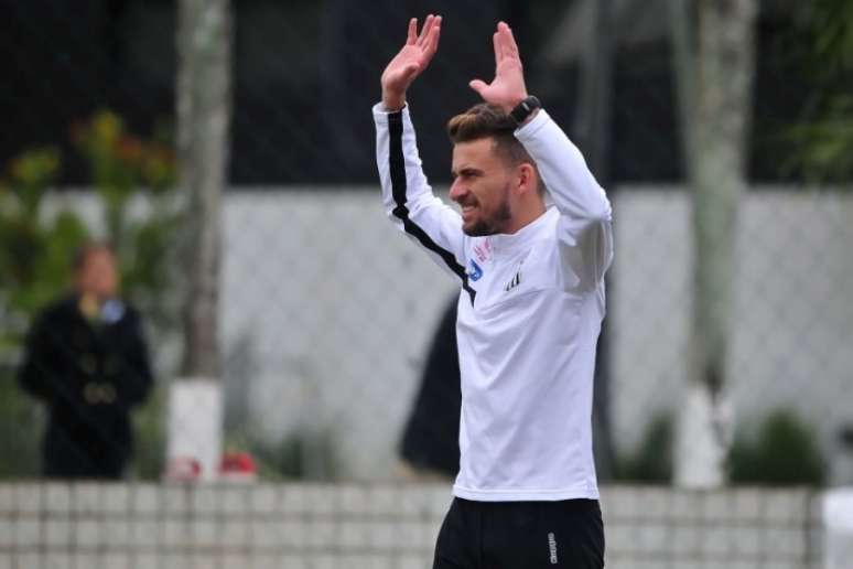 Lucas Lima tenta retomar boa fase após período de recondicionamento (Foto: Ivan Storti / Santos FC)