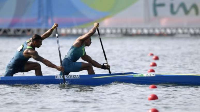 Ao lado de Erlon de Souza, Isaquias compete na eliminat&oacute;ria da C2 1000m, prova em que faturariam a prata 
