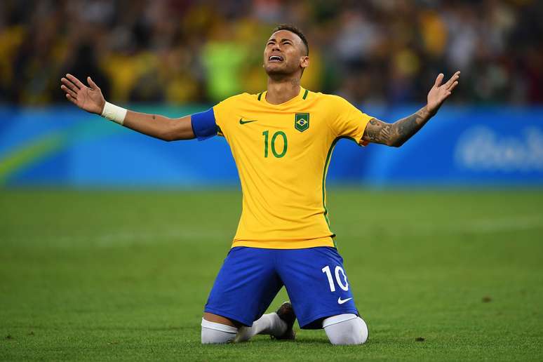 Neymar comemora após marcar o gol na decisão por pênaltis contra a Alemanha, no Maracanã