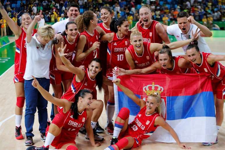 Seleção de basquete feminino da Sérvia conquista a medalha de bronze em jogo contra a França nos Jogos Rio 2016
