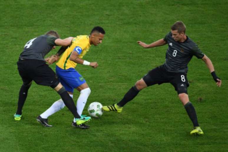 Neymar foi o capitão da Seleção olímpica na Rio-2016 (Foto: MARTIN BERNETTI / AFP)