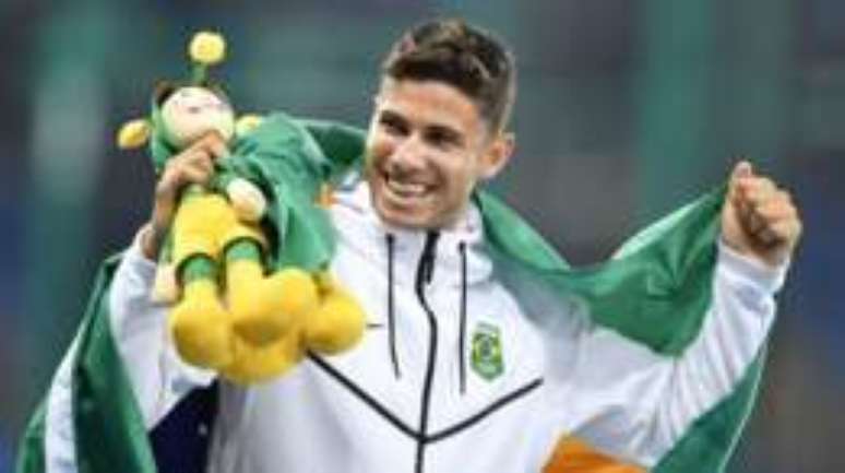 Mascote dos Chapolins, o 'Medalhito', apareceu em fotos dos primeiros medalhistas brasileiros, o que teria incomodado o Comit&ecirc; Rio 2016