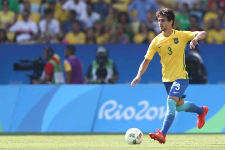 Rodrigo Caio em ação pelo Brasil na Olimpíada (Foto: Mowapress)
