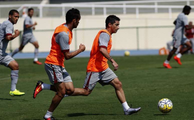 Danilinho com a bola em treino do Fluminense (Foto: Nelson Perez/Fluminense F.C.)