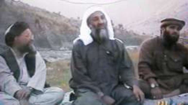 Depois da morte de Bin Laden, o comando da Al-Qaeda ficou nas mãos de Ayman al Zawahiri (esq.)