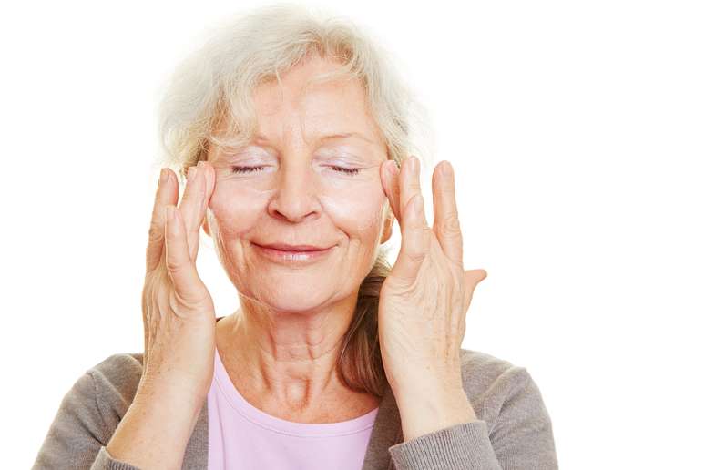 A melhor maneira de tratar a pele das pálpebras é prevenir o envelhecimento com cuidados diários