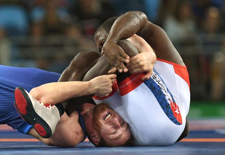 Cheguei à arena de luta greco-romana sem saber quase nada do esporte. E saí de lá sabendo menos ainda