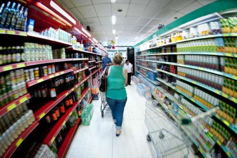 Queda no preço dos alimentos provoca deflação