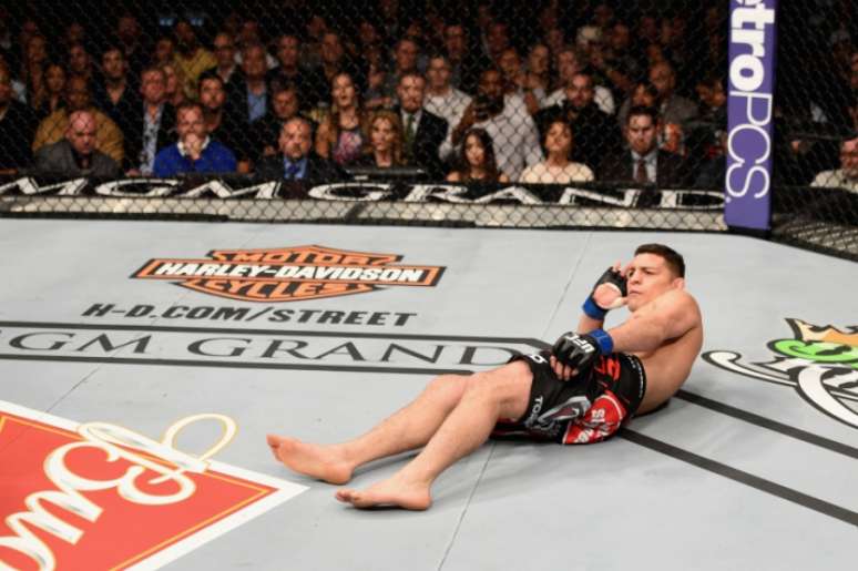 Nick Diaz durante momento único em sua luta contra Anderson Silva - (FOTO: Getty Images)