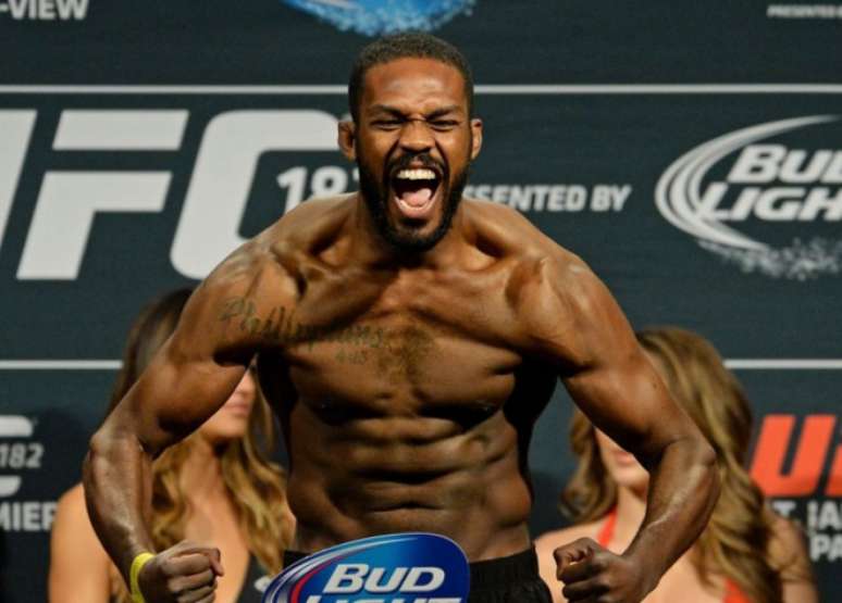 Campeão interino dos meio-pesados, Jon Jones deve retornar ao MMA em breve - (FOTO: UFC)