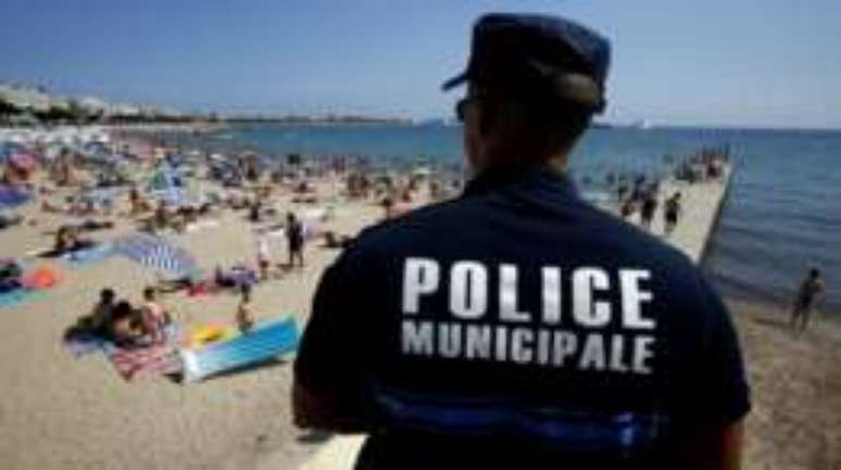 Autoridades francesas disseram cena foi uma tentativa de denegrir a guarda municipal