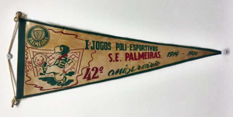 Flâmula de 1956, em comemoração a primeira edição dos Jogos Poliesportivos do Palmeiras