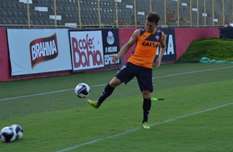 Dagoberto está 20 partidas sem marcar nenhum gol (Foto: Francisco Galvão/EC Vitória)