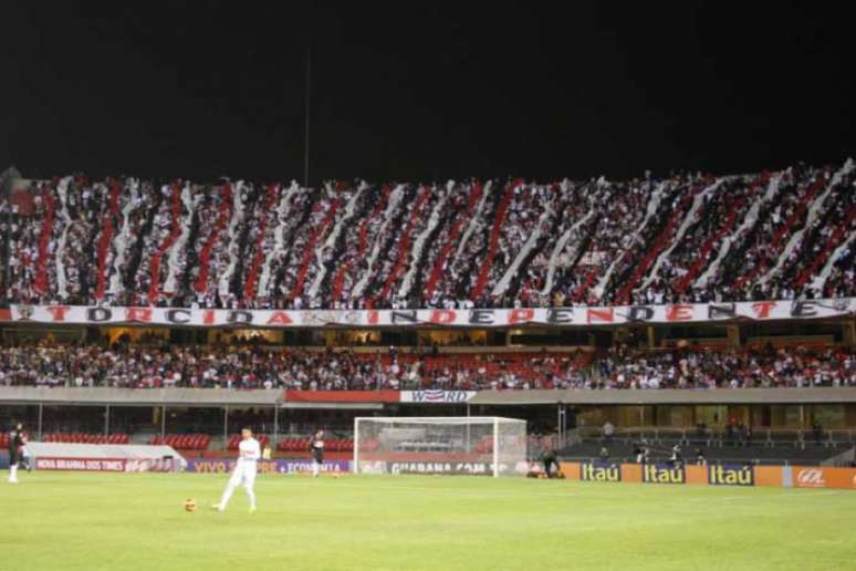 Torcida do São Paulo já fez festa esse ano, mas agora protesta (Foto: Eduardo Viana/Lancepress!)