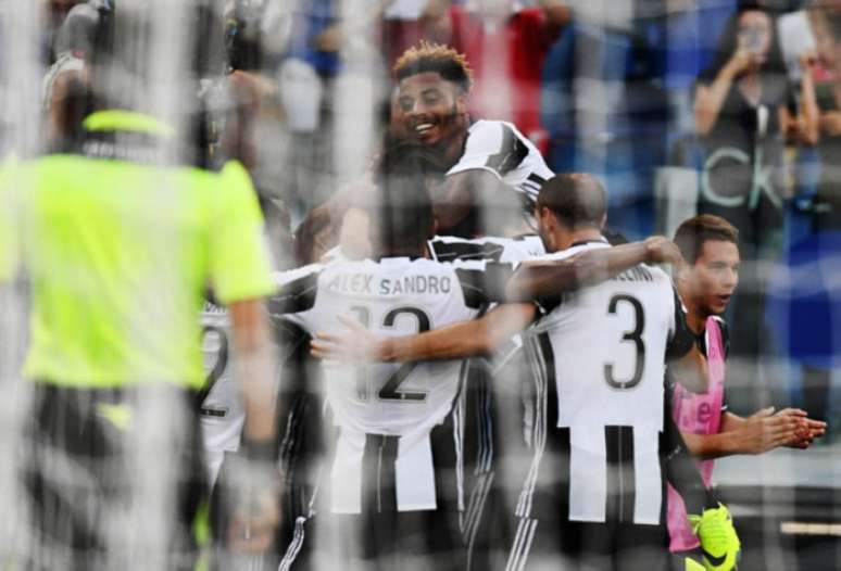 Juventus derrotou a Lazio, que também vinha de vitória, com gol de Khedira (Foto: AFP/VINCENZO PINTO)