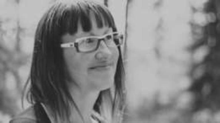 Krista Davi-Digui afirma que n&atilde;o se preocupa com o que ela afirma ser a pr&oacute;pria mediocridade