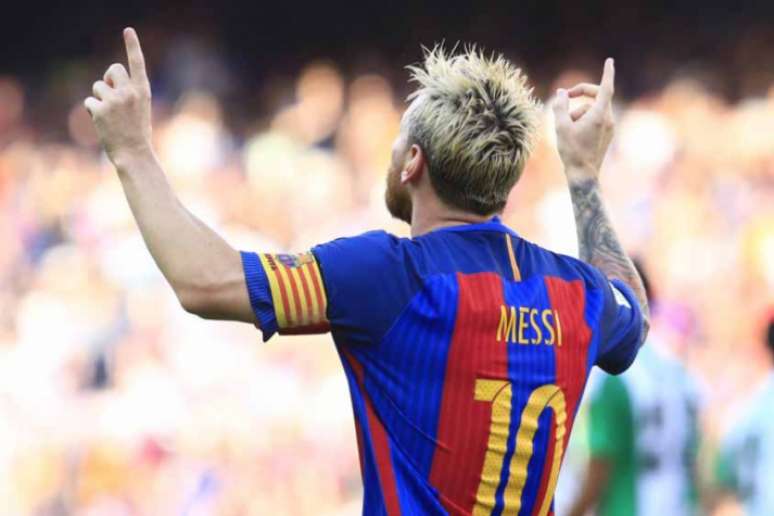 Messi já disputou quatro partidas nesta temporada: anotou três gols (Foto: Pau Barrena / AFP)