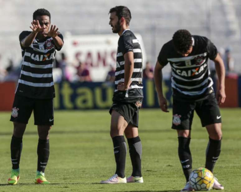 Corinthians foi derrotado pela Ponte Preta na última rodada (Foto: ALE CABRAL/Lancepress!)